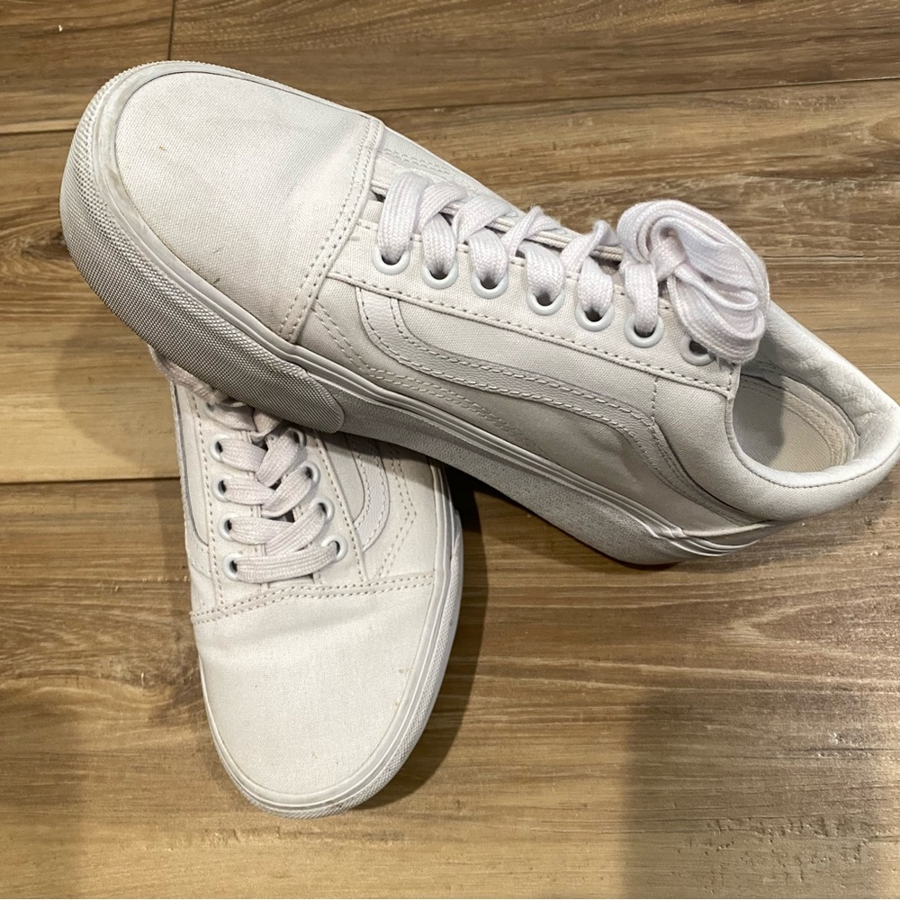Vans, White women’s Sneakers size 8.5